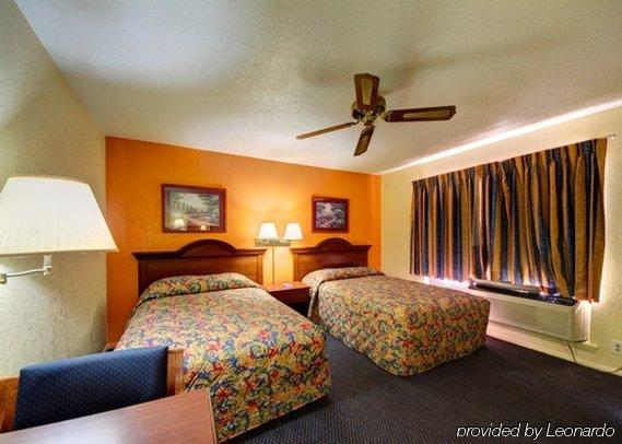 American Best Inn By Oyo I-35 Perry Экстерьер фото