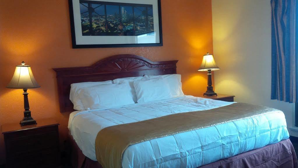 Rodeway Inn Perry Экстерьер фото
