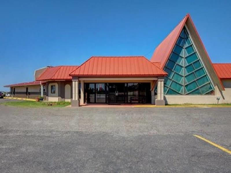 Rodeway Inn Perry Экстерьер фото